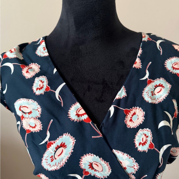 J. Crew Floral Navy & Red Faux Wrap Short Sleeve Zip Dress Size 6 - Picture 5 of 8